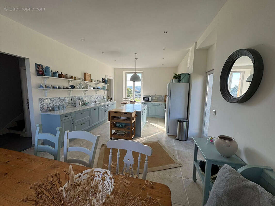 Maison à CHATEAUPONSAC