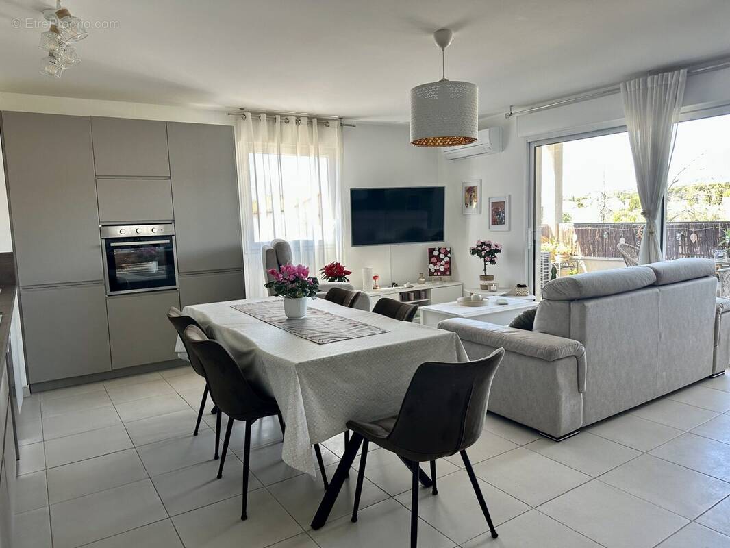 Appartement à SAINT-CYR-SUR-MER