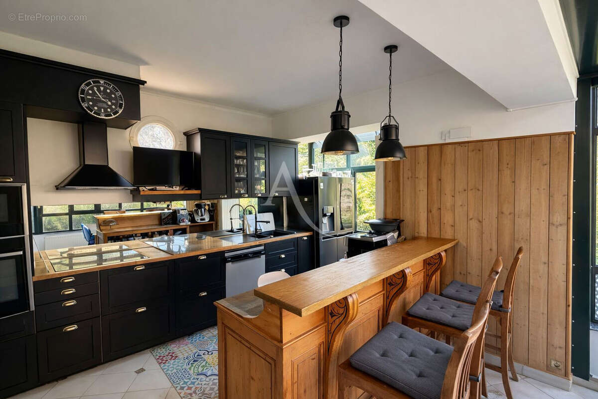 Maison à LE PERREUX-SUR-MARNE