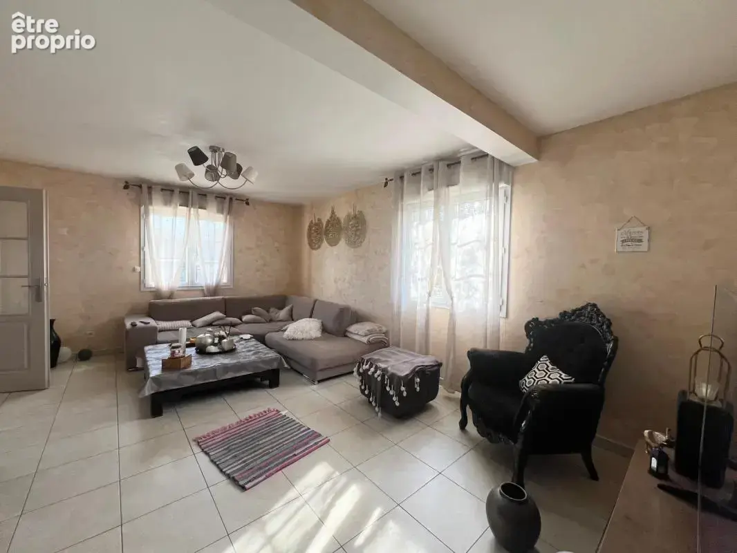 Maison avec extérieur - photo 4
