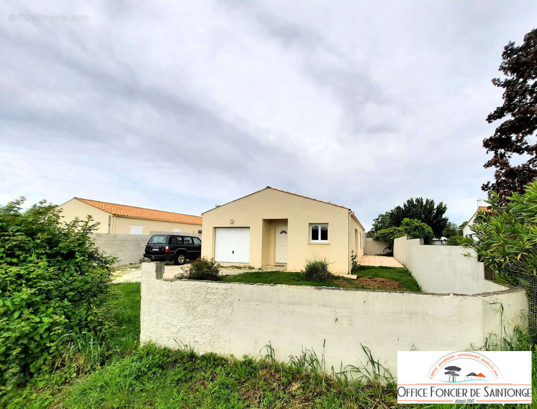 Maison à SAINTE-GEMME