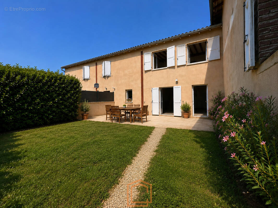 Maison à TAPONAS