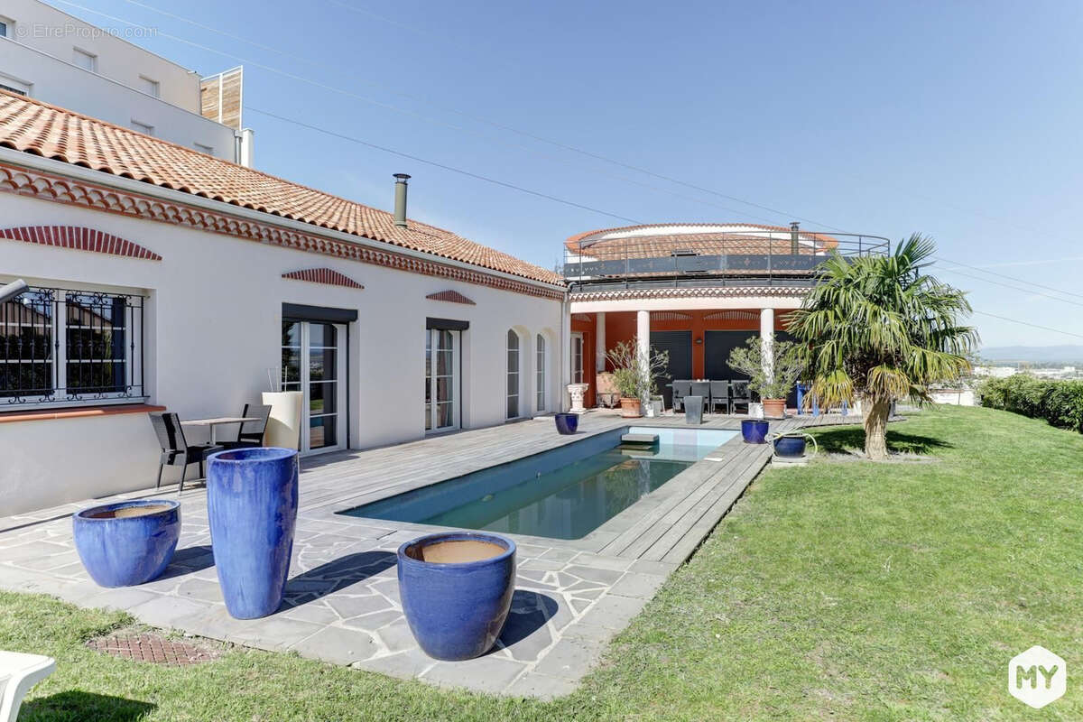 Côte de Clermont-Chanteranne : Villa d'exception avec piscine et garage double - photo 13