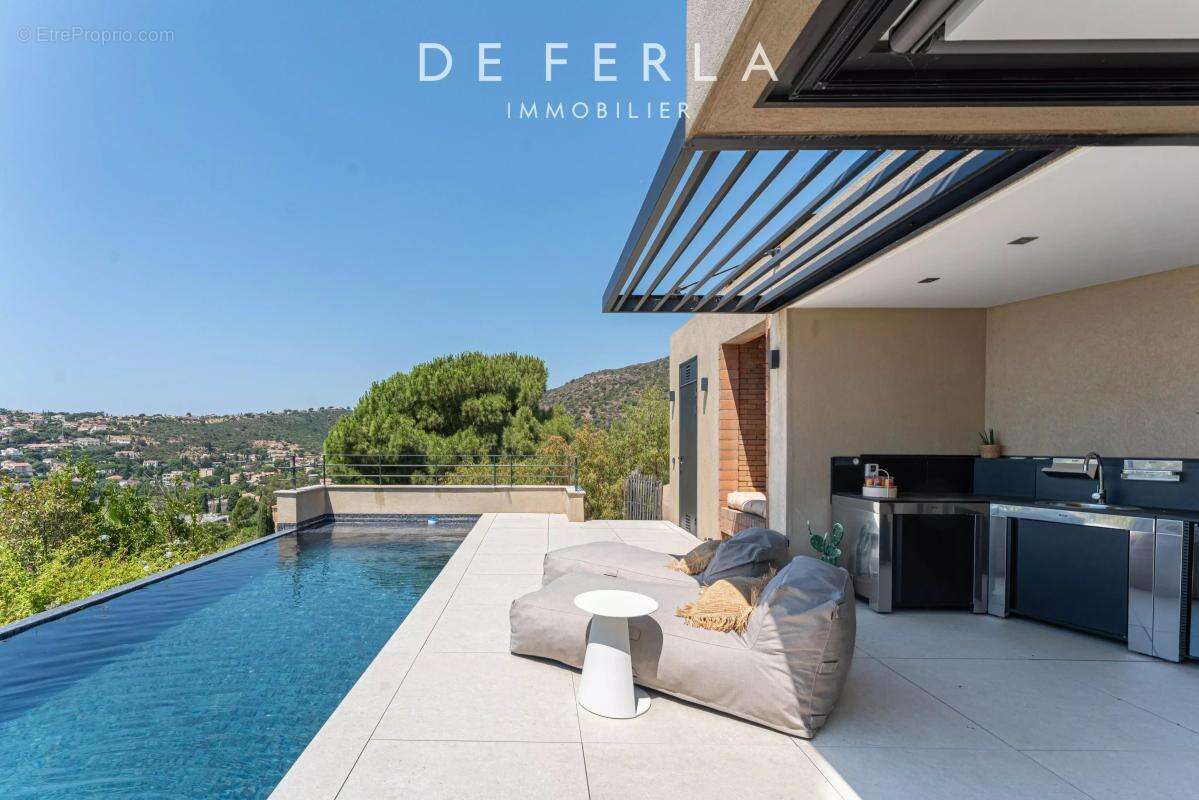 Appartement à LE LAVANDOU