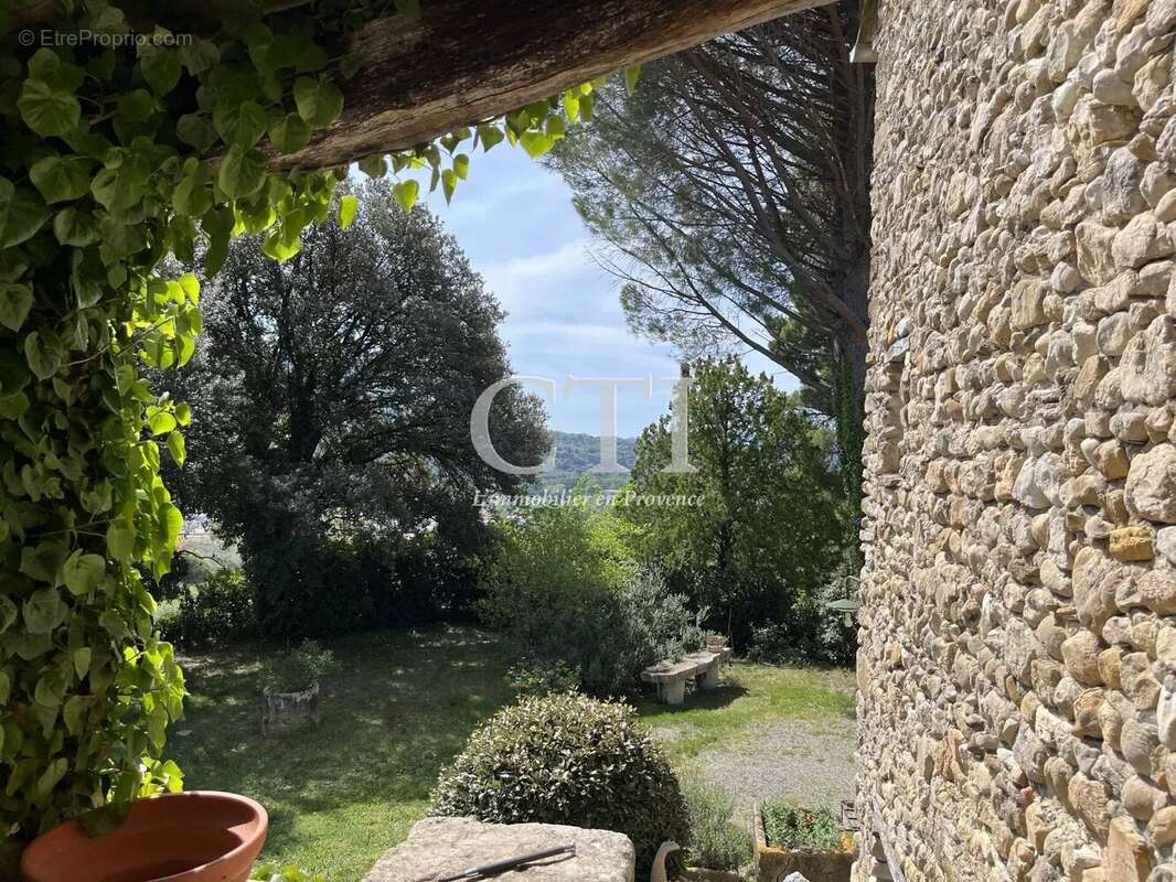 Maison à VAISON-LA-ROMAINE