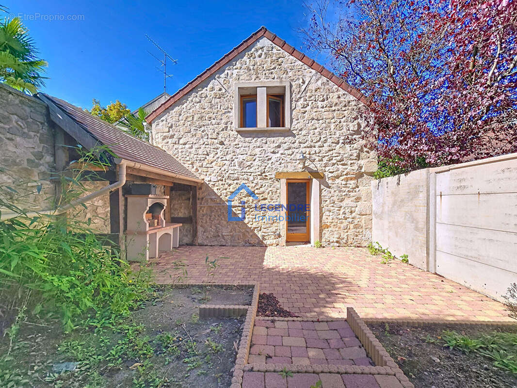 Maison à PIERRELAYE