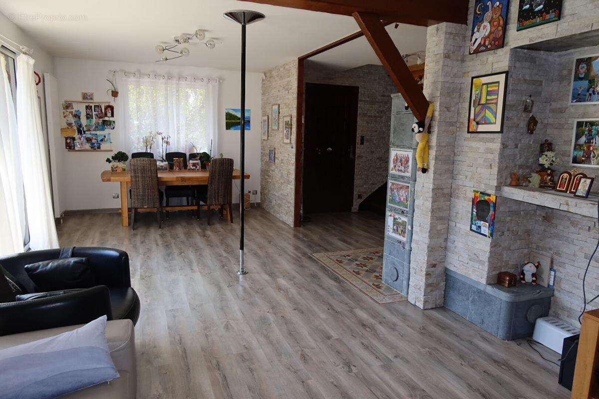 Maison à AUXON-DESSUS