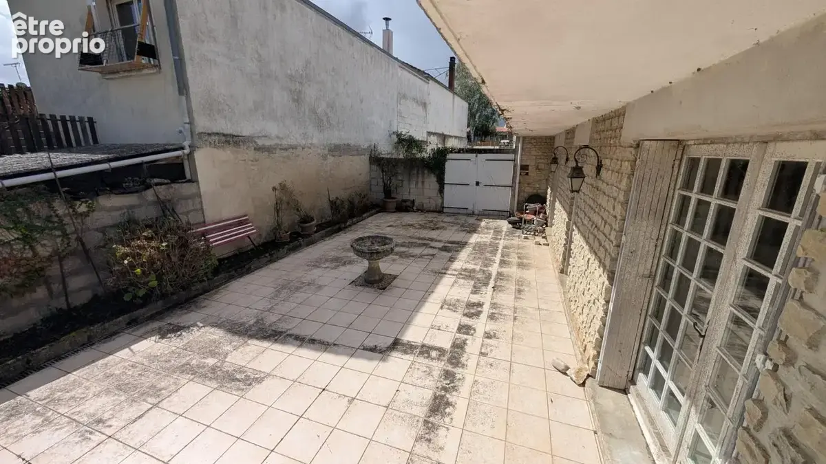 Maison atypique à retaper à Saint-Gelais – 90 m²  Terrain 600 m²  3 chambres - photo 5