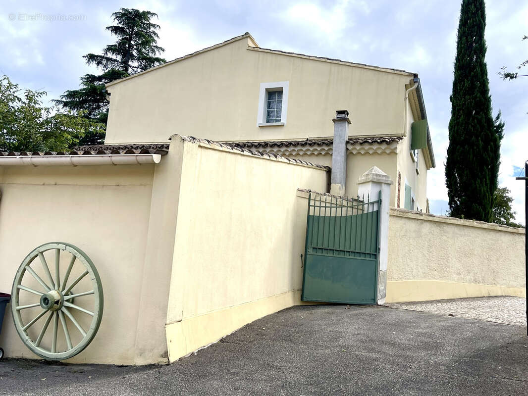 Maison à BOLLENE