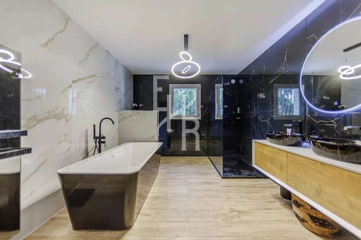 Maison à MOUGINS
