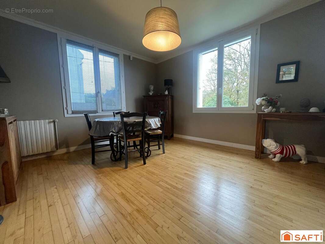 Photo 8 - Maison à CHATEAUNEUF-DU-FAOU