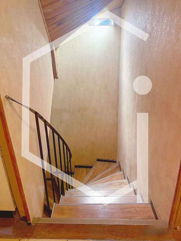 Maison à ENTRAINS-SUR-NOHAIN