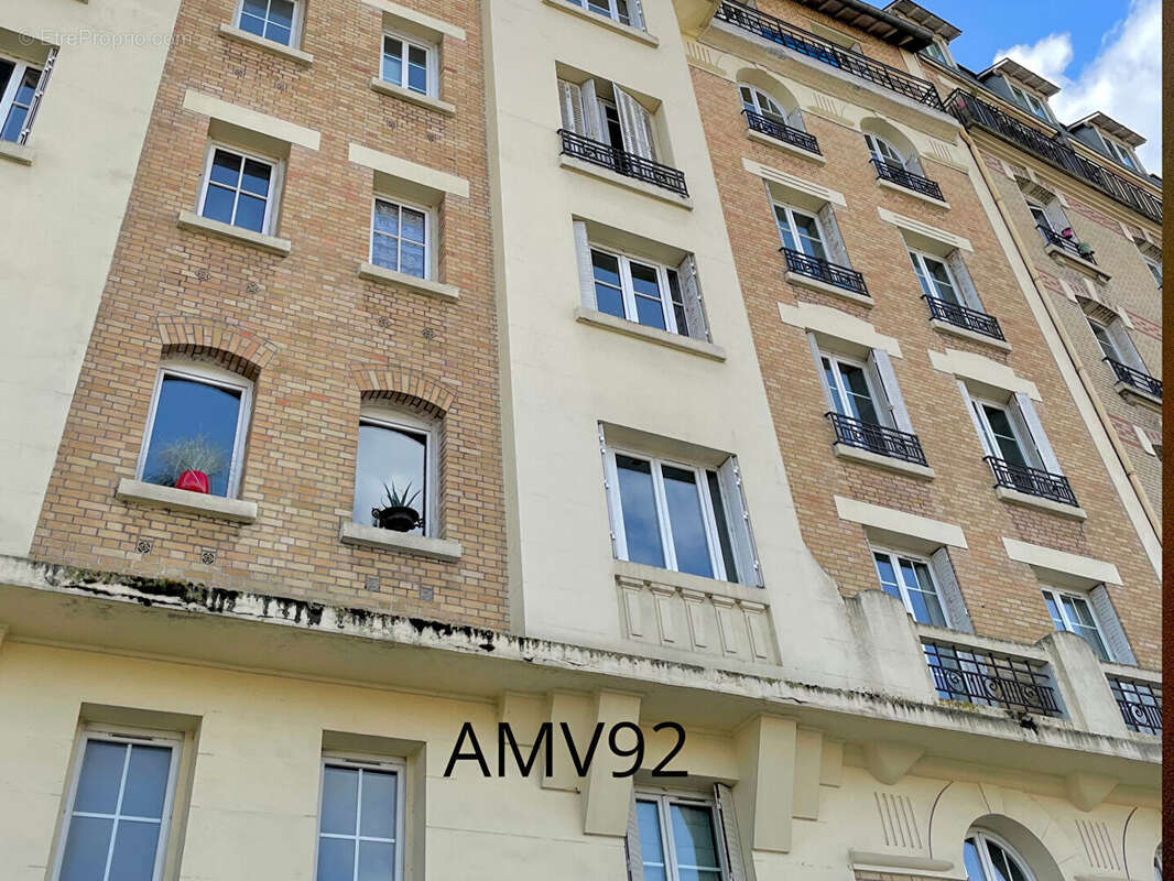 Appartement à LA GARENNE-COLOMBES