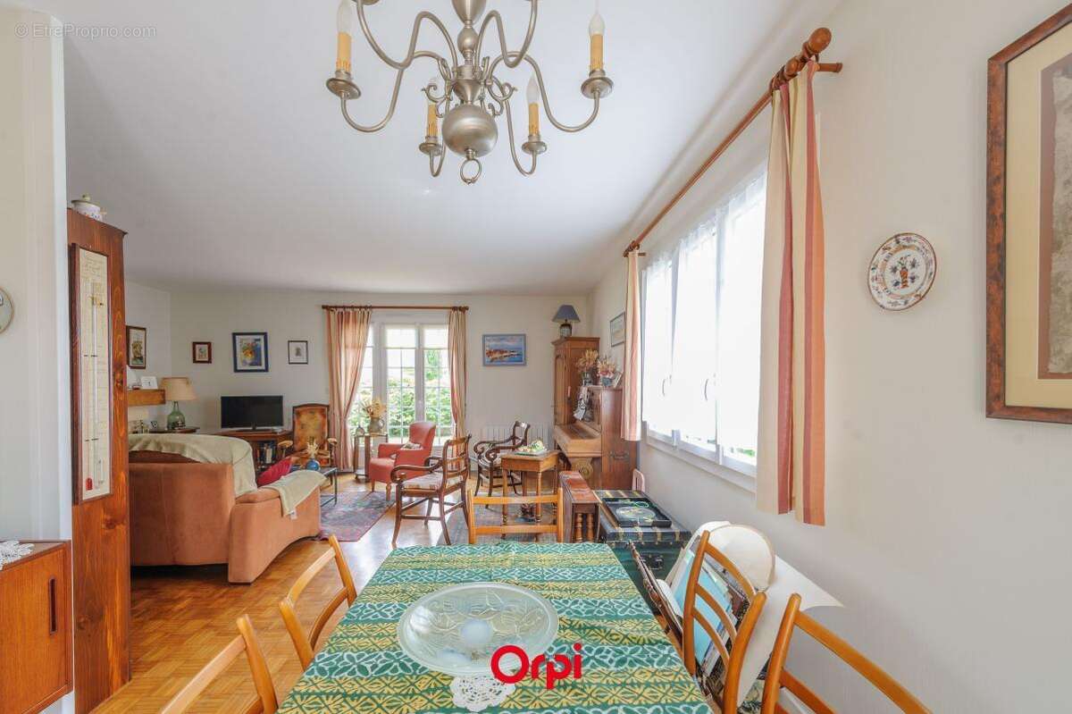 Maison À Vendre - L'Houmeau centre, 3 chambres, garage, jardin - photo 3