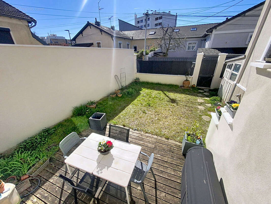 Maison à SAINT-MAUR-DES-FOSSES