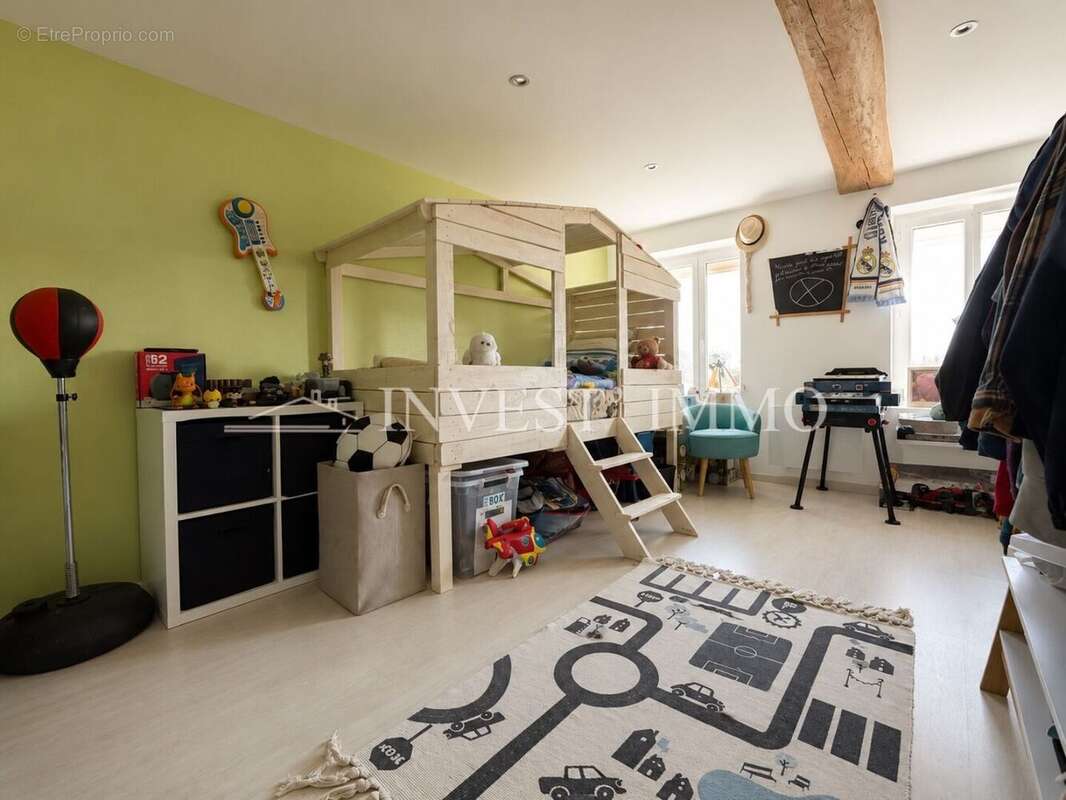 Maison en pierres rénovée – Charme, volumes et suite parentale exceptionnelle - photo 10