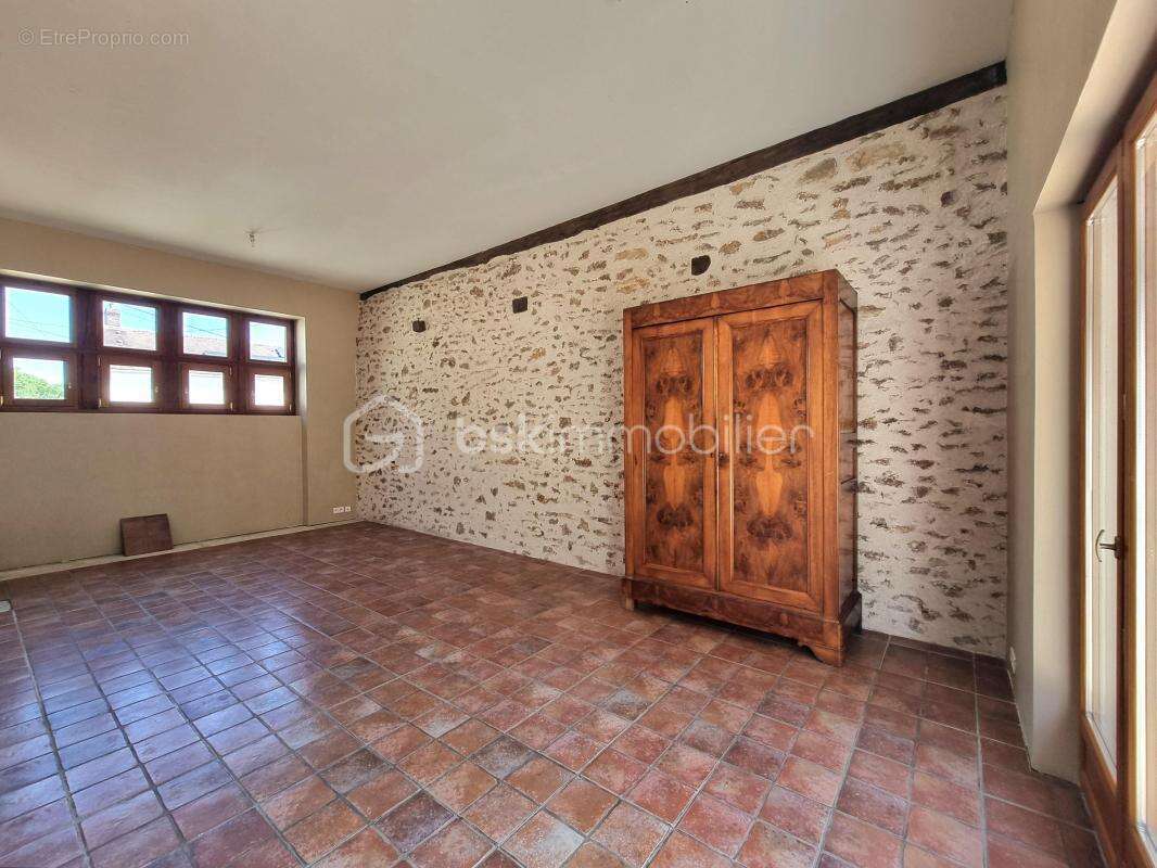 Maison en pierre_ 3 chambres_ garage_ jardin ! - photo 2