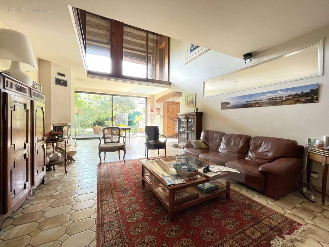 Maison à SAINT-NAZAIRE-LES-EYMES