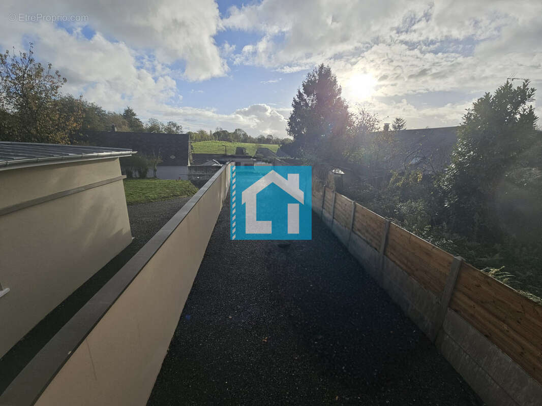 Parking à LONGUEVILLE