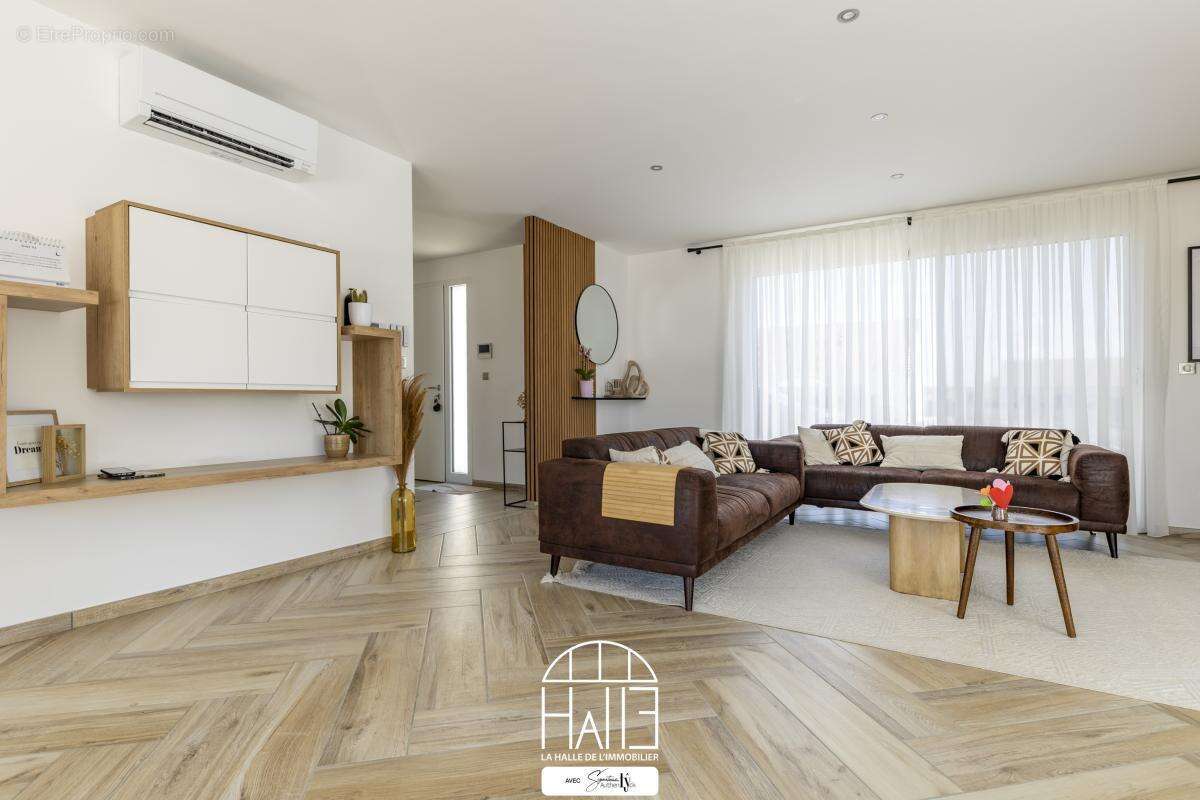 Maison 221 m² à Chateauroux  - photo 6