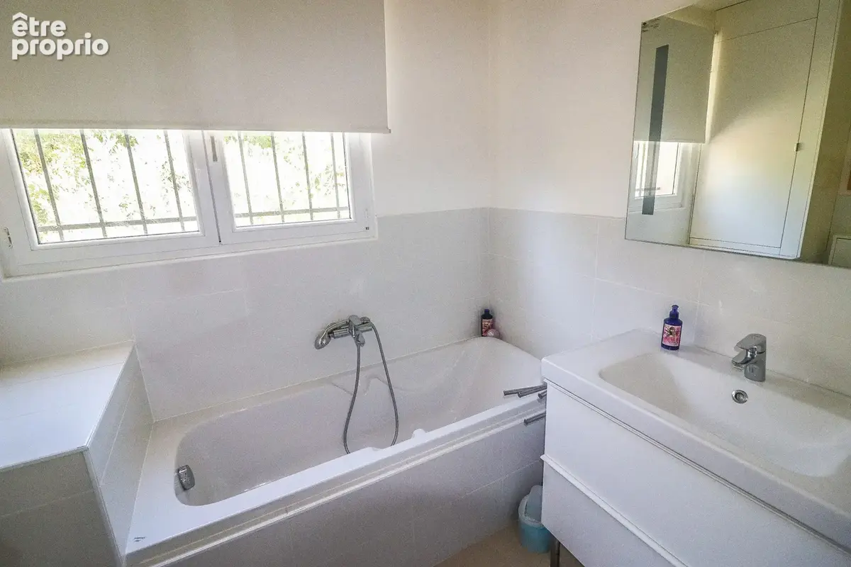 Villa plain pied 105m2 avec piscine et dependances - photo 18
