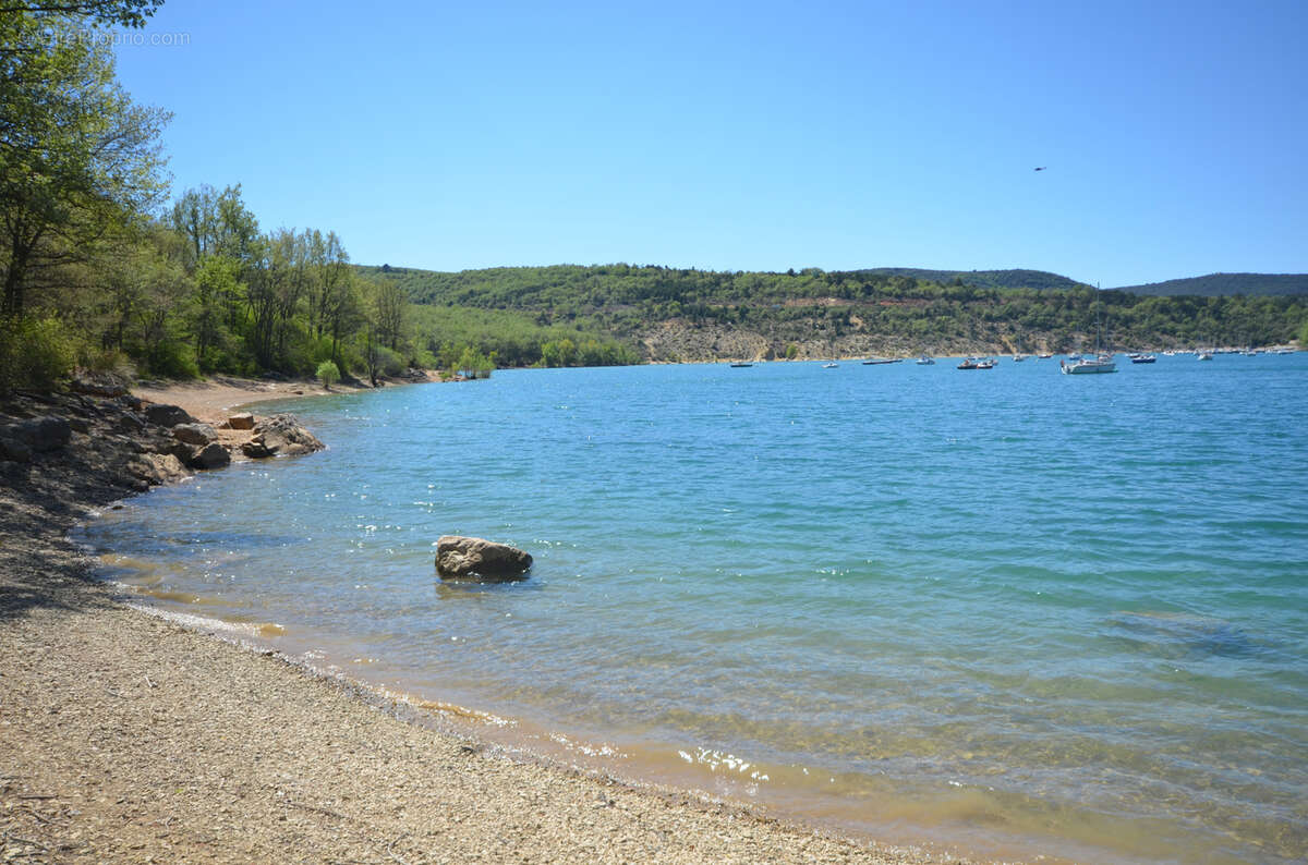Bauduen vue sur le lac et le village - photo 16
