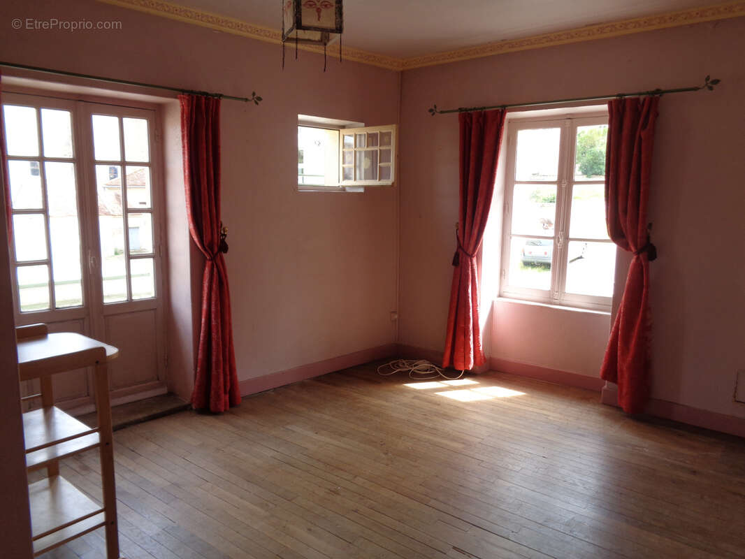 Maison à PREMERY