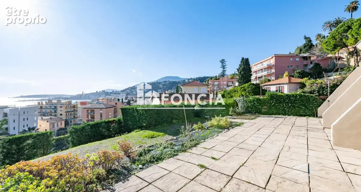 Menton garavan, 4 pieces avec terrasse et jardin vue mer, dans residence au calme avec piscine, vendu avec garage et cave - photo 11