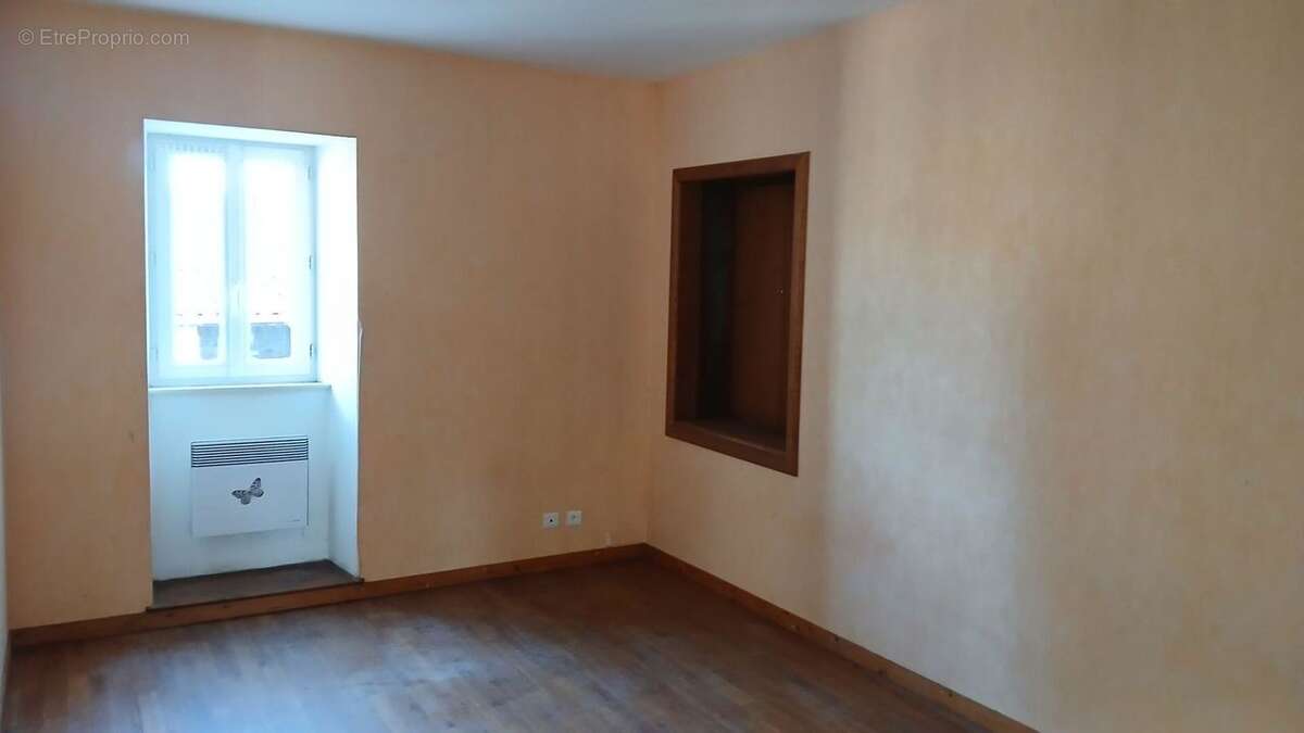 Maison à CHASSENEUIL-SUR-BONNIEURE