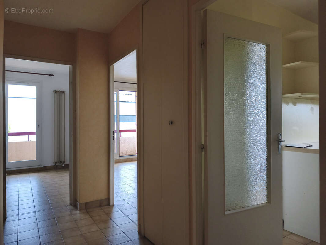 Appartement T3 Ascenseur et stationnement privé - photo 6