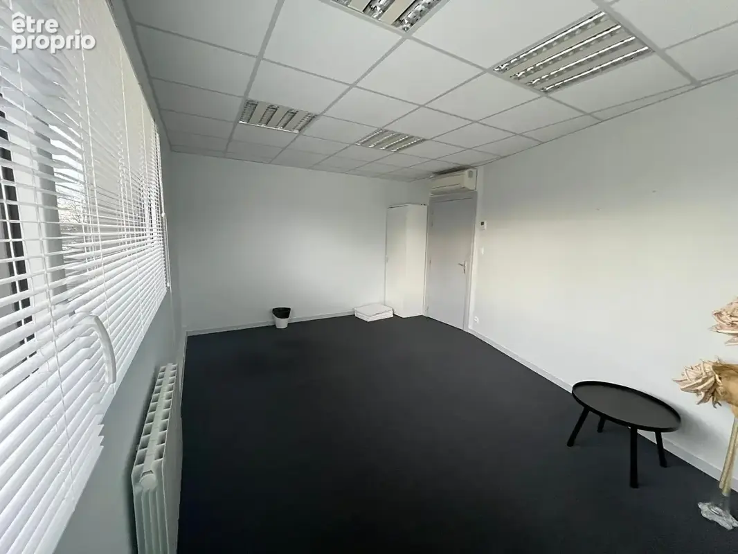 Bureaux à vendre  Saint Lo 570 m² - photo 14