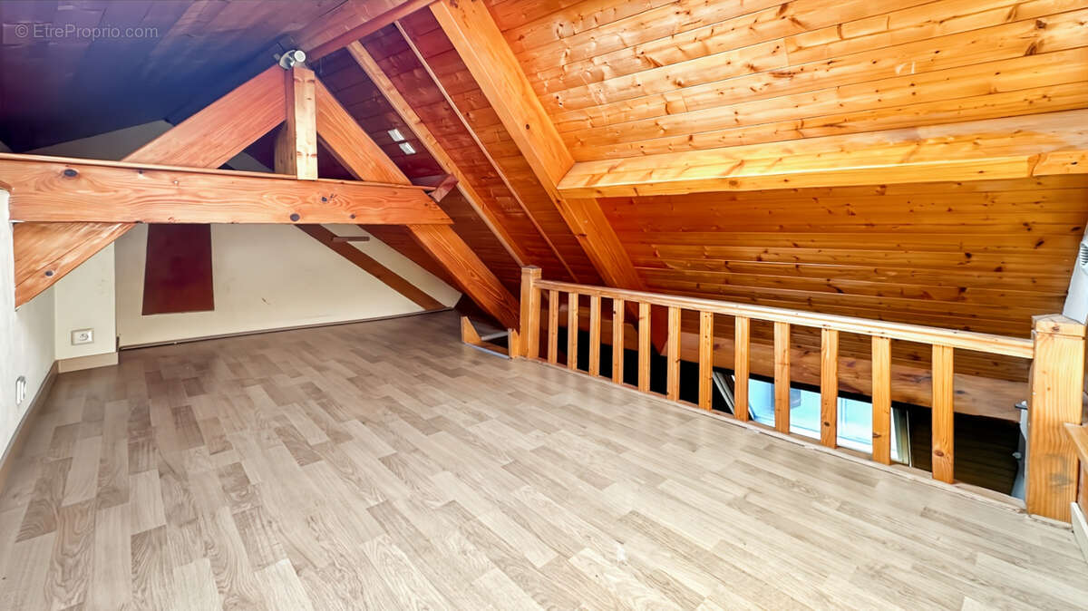 Appartement à LINAS