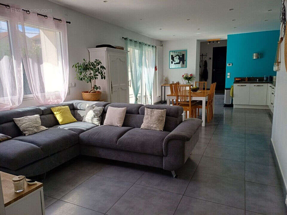 Photo 2 - Maison à ROCHE-LA-MOLIERE