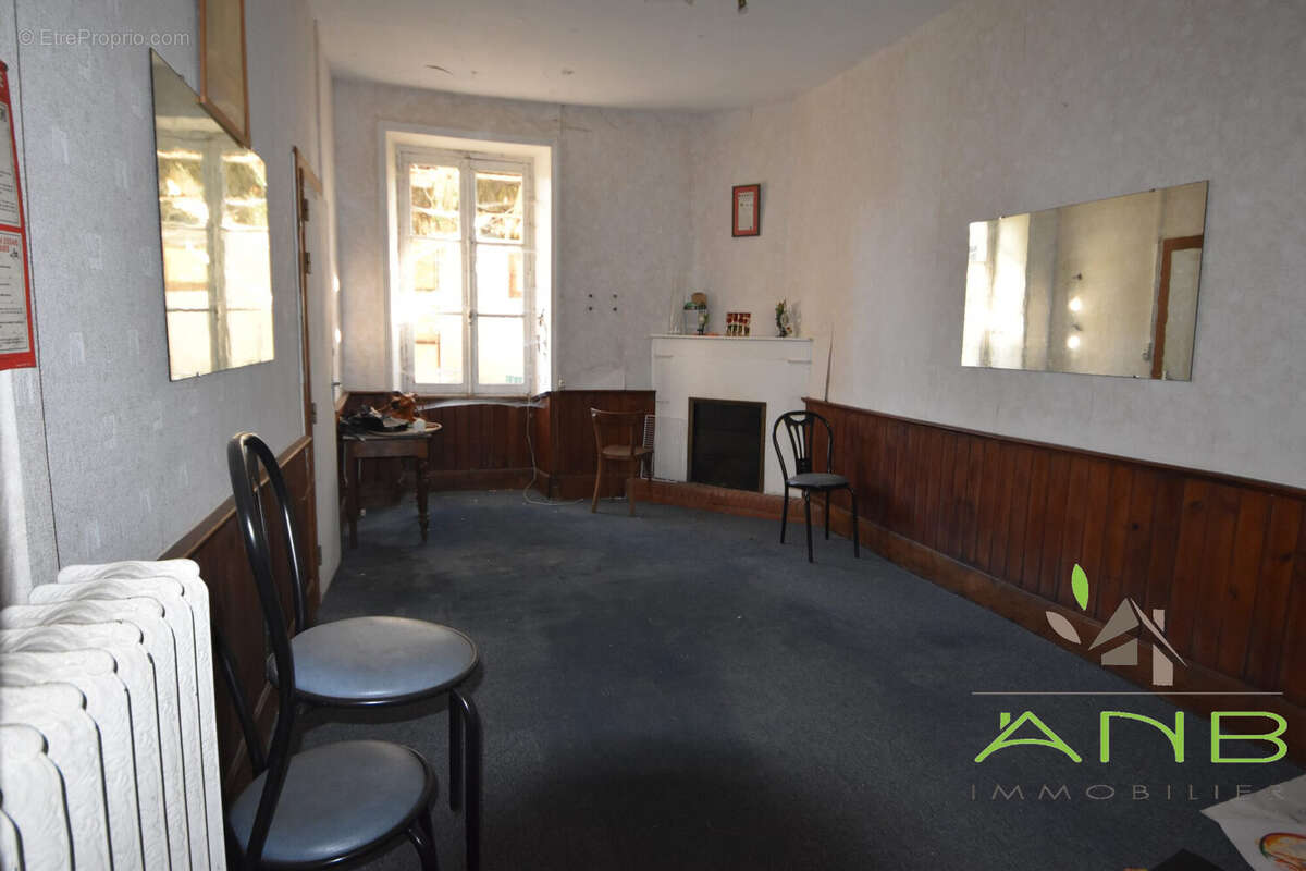 Maison 300 m² à Piegut-Pluviers  - photo 6