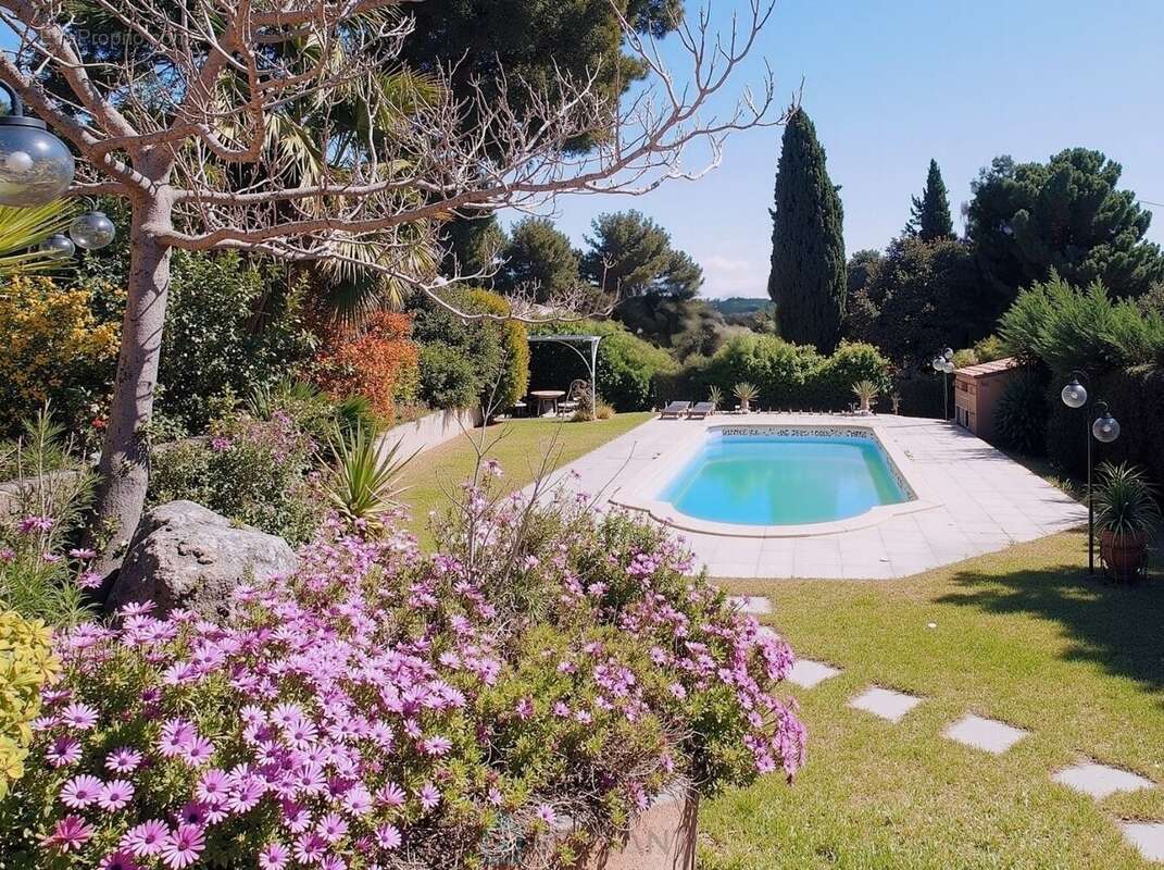 Maison à SAINT-MITRE-LES-REMPARTS