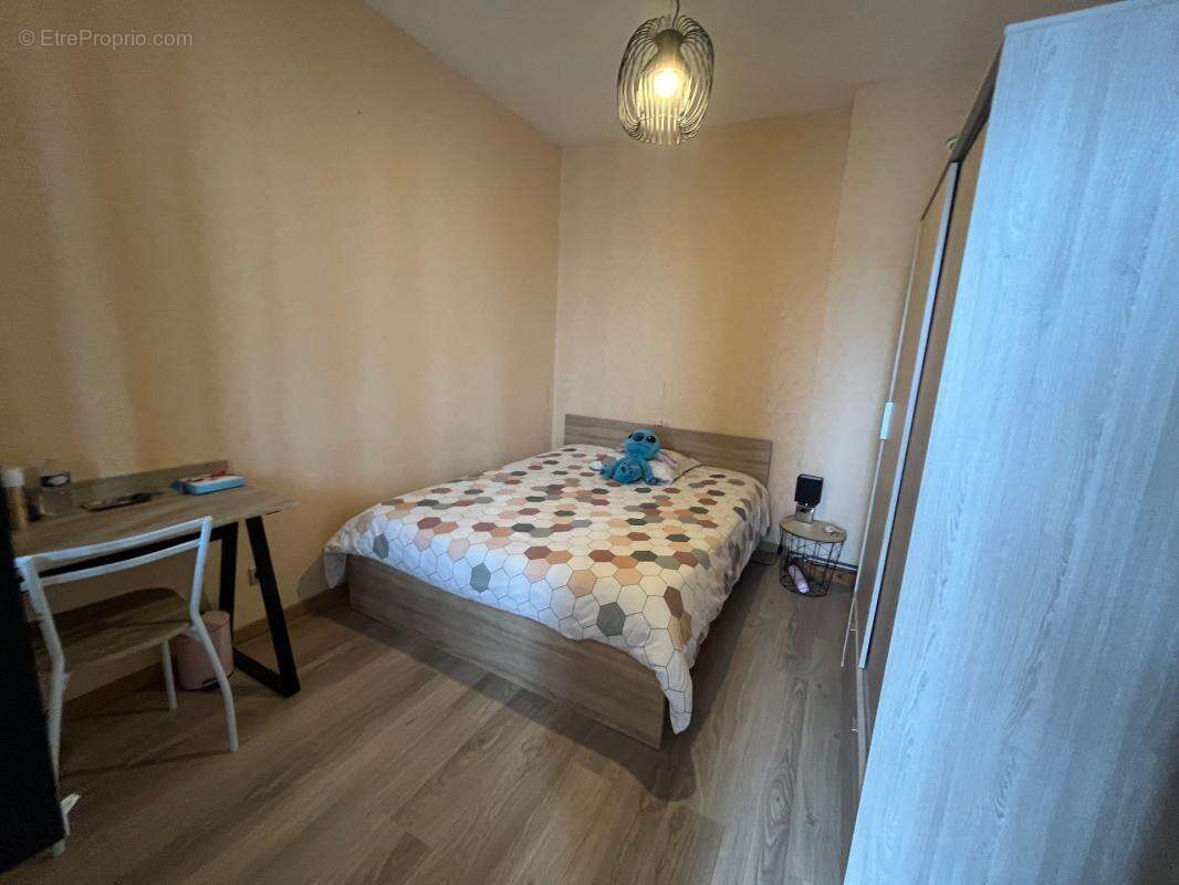 Lucon quartier marche couvert et piscine maison de caractere bourree de charme avec annexes et patio - photo 24