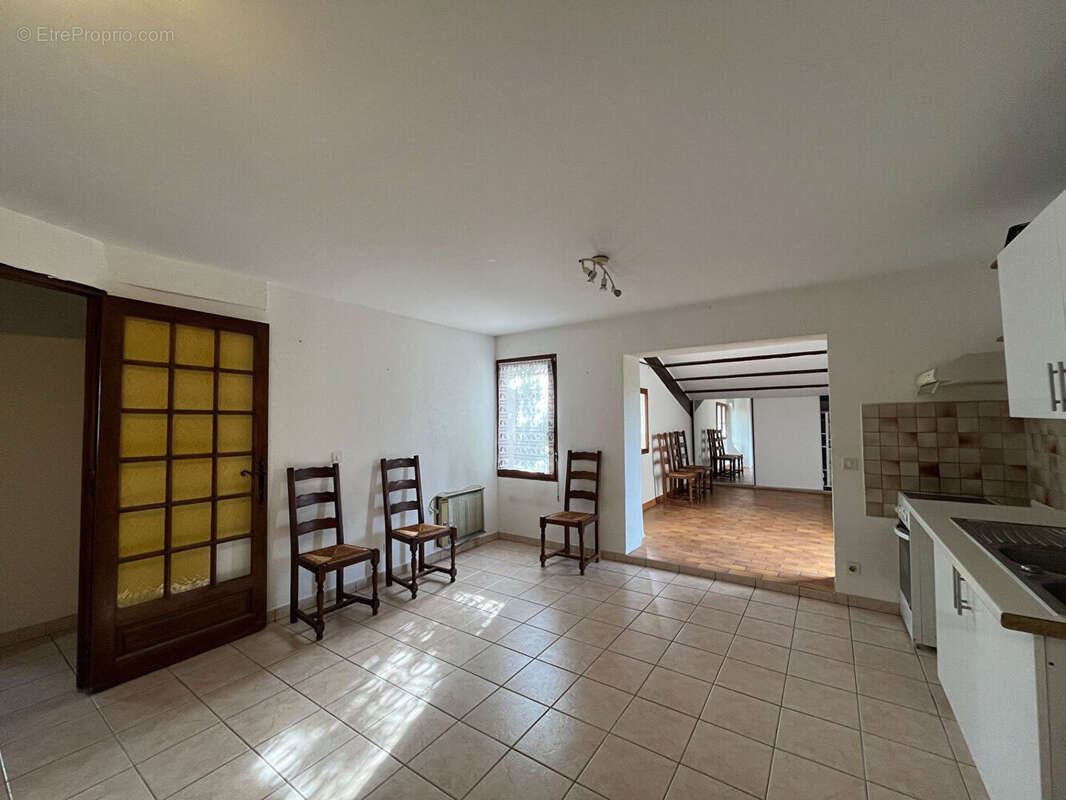 Appartement à CHATEAUNEUF-DE-GADAGNE