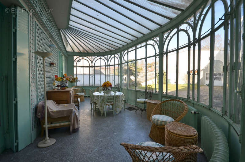 CHATEAU THIERRY (02)  centre, à vendre grande maison bourgeoise de 400 m2 habitables avec bâtiment de 800 m2 - photo 2