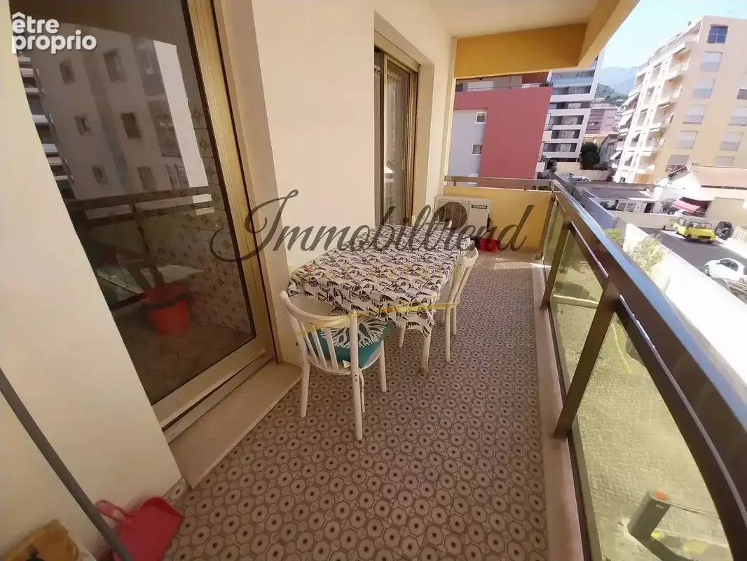 ROQUEBRUNE PLAGE - EXCLUSIVITE !! Lumineux 2 pièces traversant - photo 12