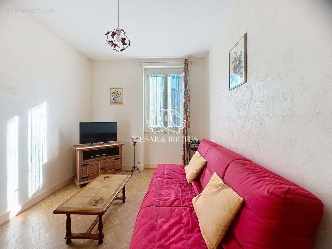 Appartement 197 m² à Thizy  - photo 7