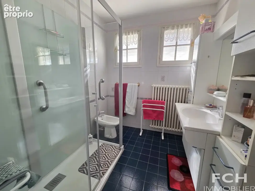 Maison avec vue dominante, 4 chambres, garage - photo 11