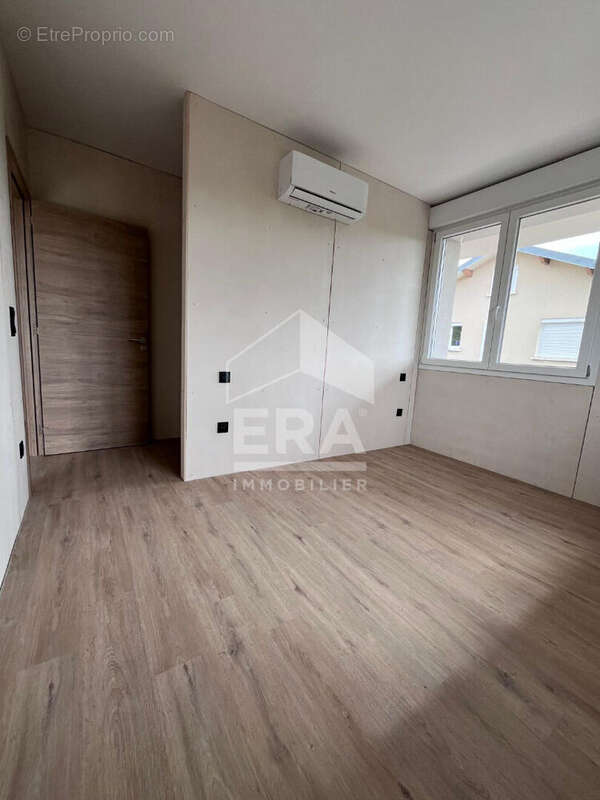 Appartement à ECOLE-VALENTIN