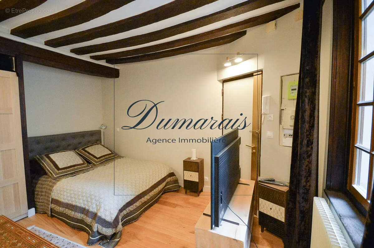 Appartement à PARIS-3E