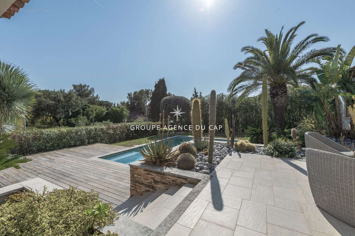 Villa de 185m2 avec vue mer à 250 mètres des plages des Issambres - photo 4