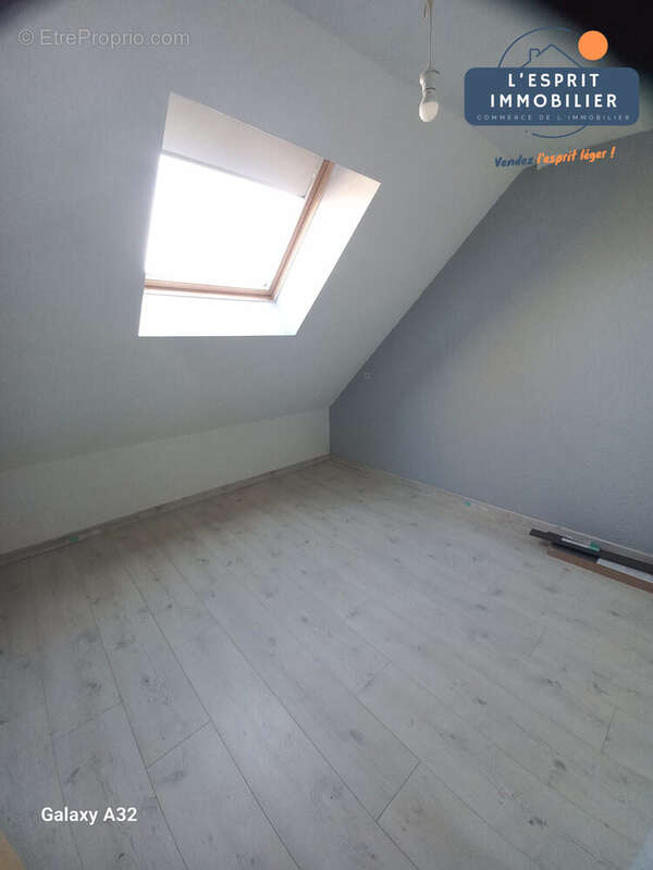 Appartement à COIN-LES-CUVRY
