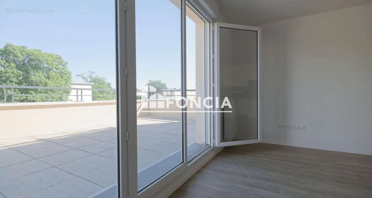 Appartement à DAMMARIE-LES-LYS