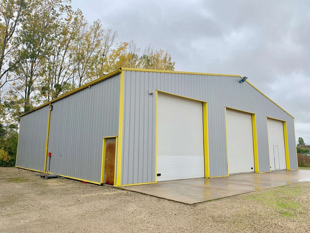 Commerce à VILLENEUVE-LA-GUYARD