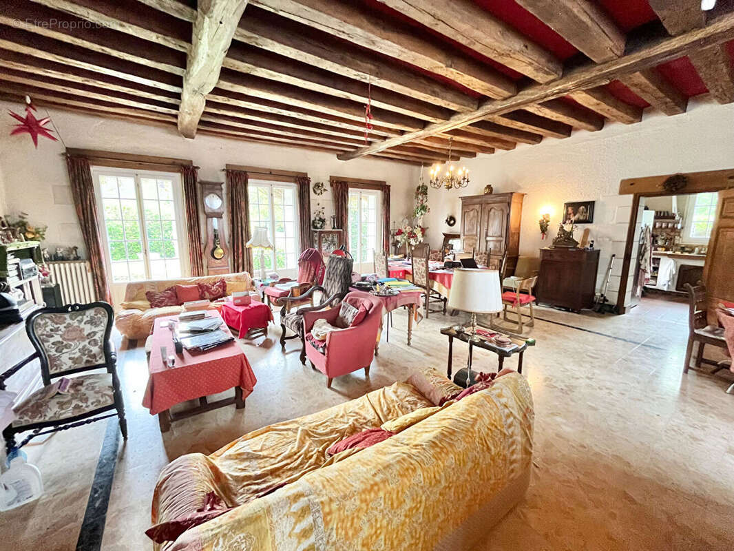 Maison à SAINT-CYR-SUR-LOIRE