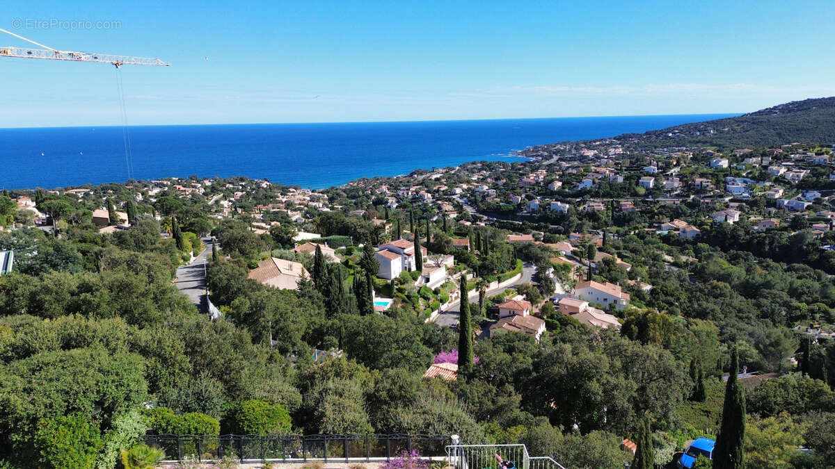 Maison à ROQUEBRUNE-SUR-ARGENS