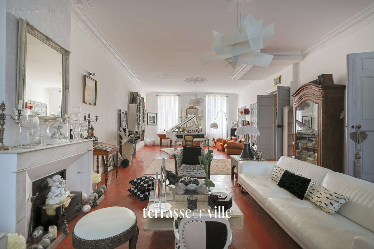 Appartement à LA CRAU